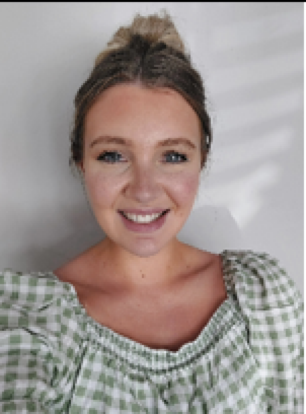 Mrs Laura Embrey Image